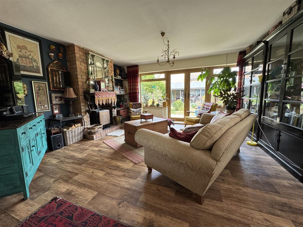 Property photo 2 of 18