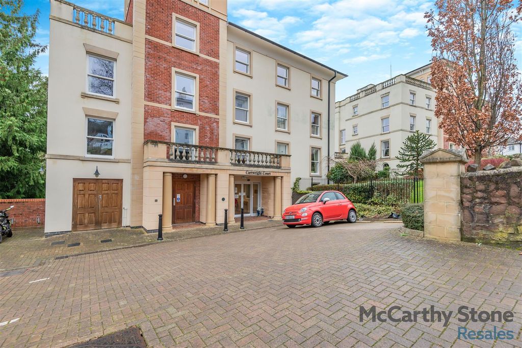 Property photo 2 of 14 8631718-Exterior02.Jpg