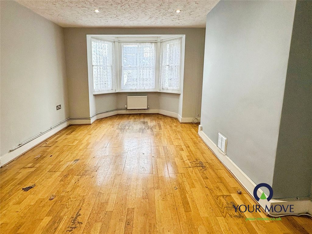 Property photo 3 of 11 Picture No. 19