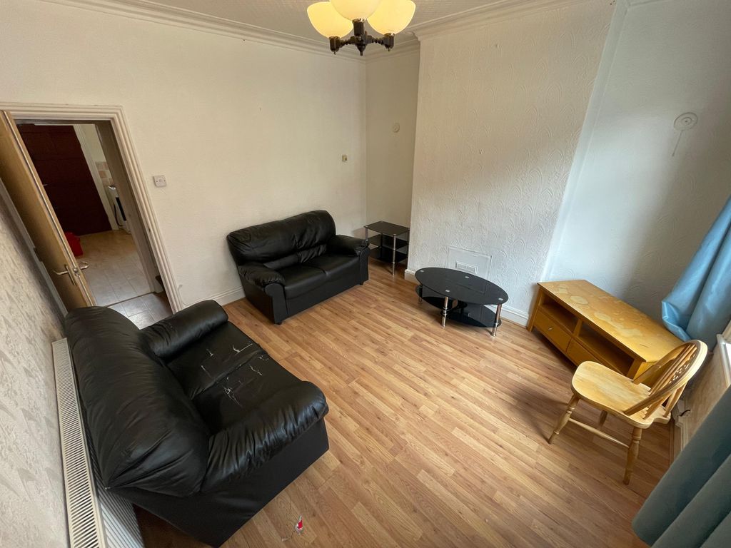 Property photo 3 of 8