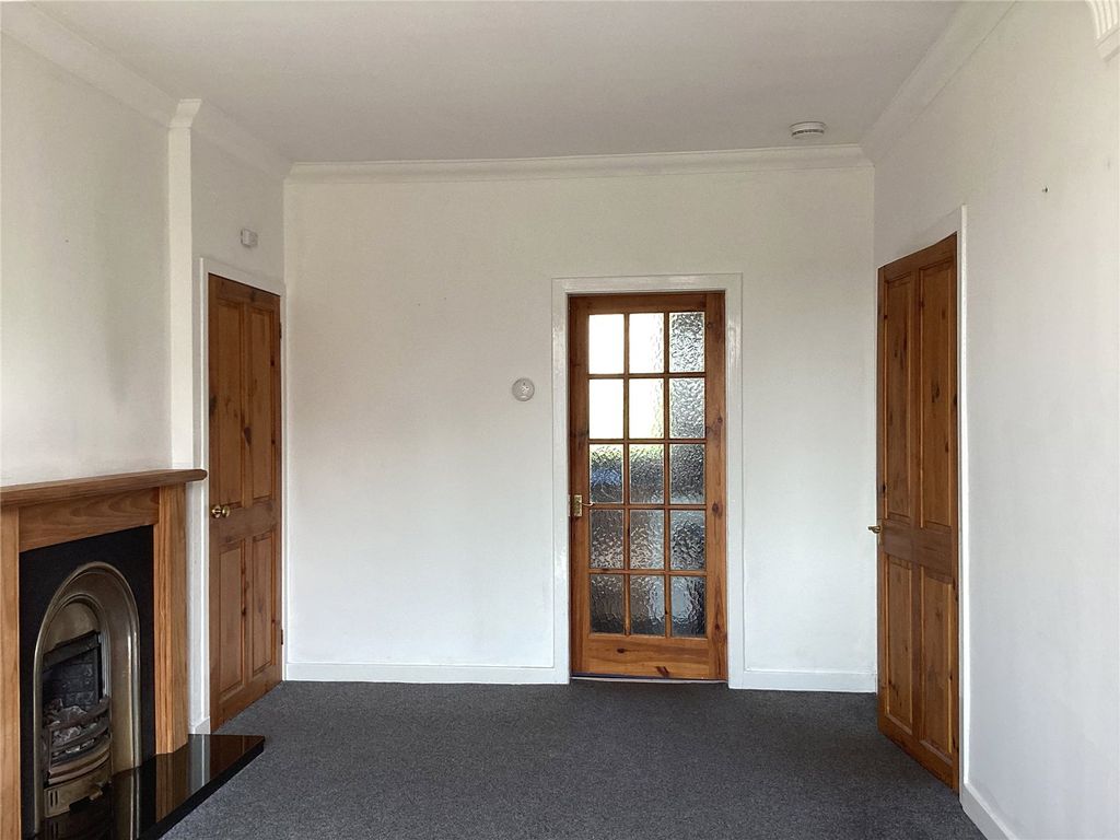 Property photo 2 of 9 Picture No. 11