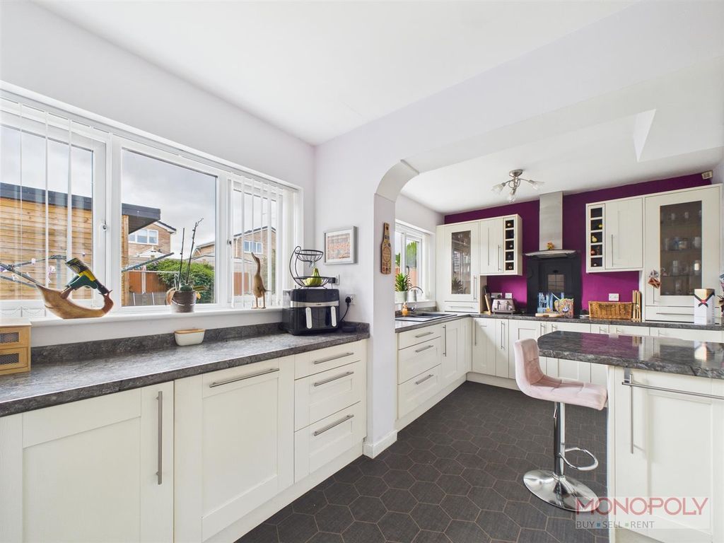 Property photo 2 of 14 Kitchen/ Breakfast Room