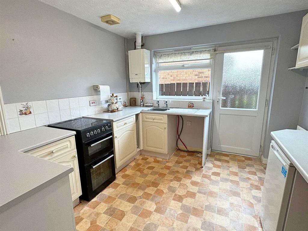 Property photo 2 of 16 Kitchen