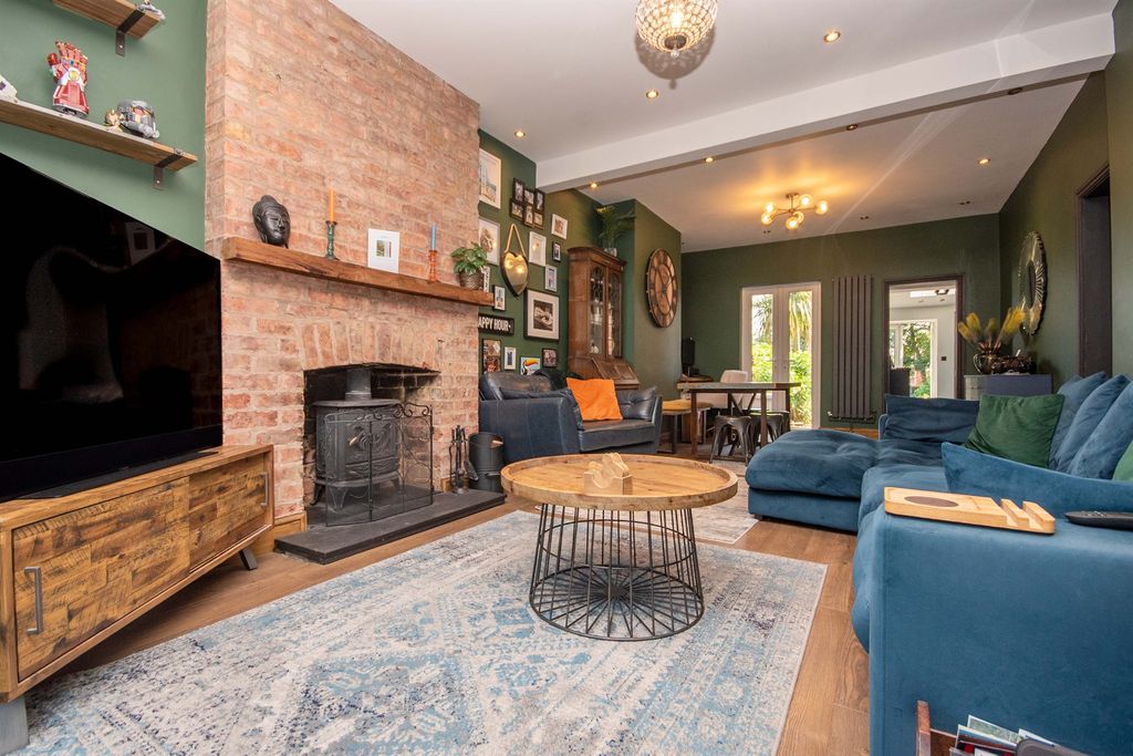 Property photo 2 of 13