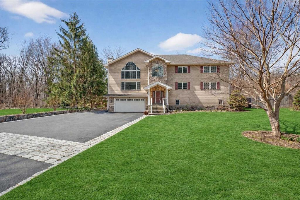 Property photo 1 of 31