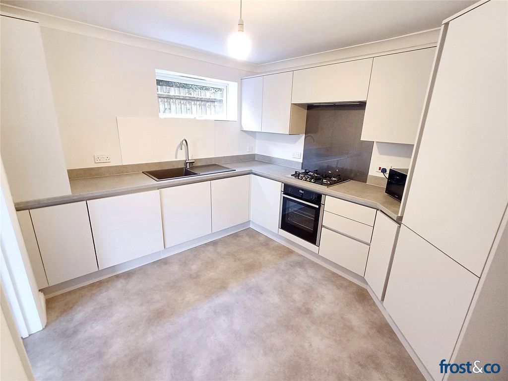 Property photo 3 of 14 Kitchen