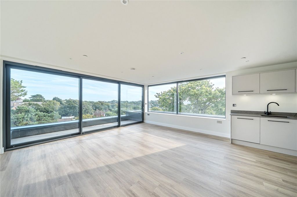 Property photo 2 of 7 Picture No. 08