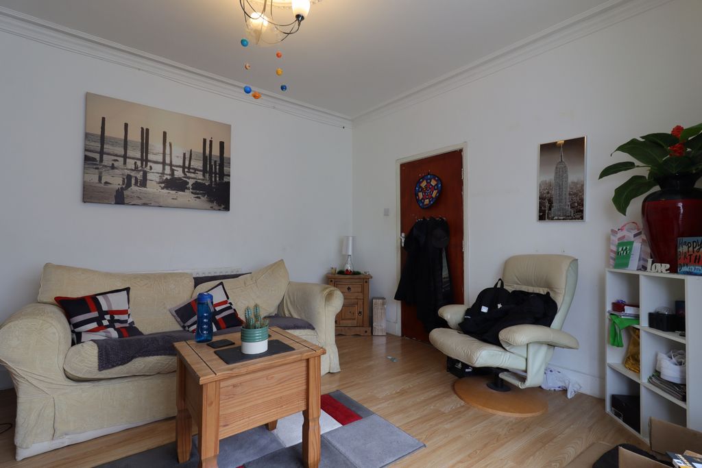 Property photo 3 of 20 Gallery