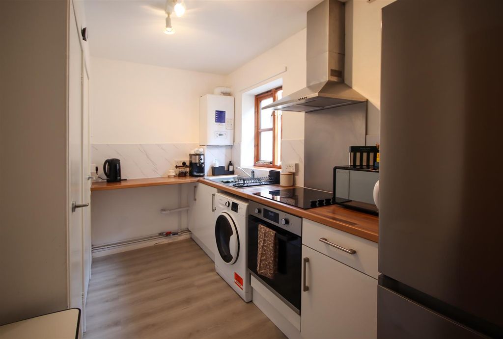 Property photo 2 of 10 Img_8910.Jpg