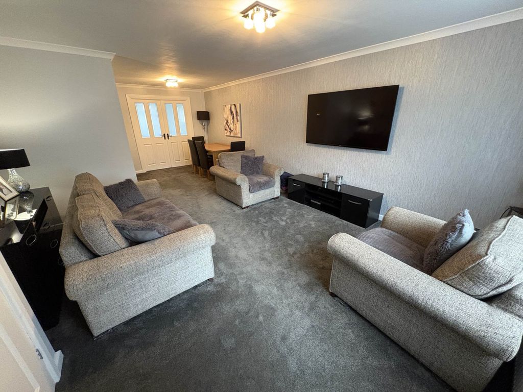 Property photo 2 of 27