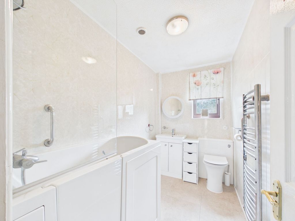 Property photo 2 of 21
