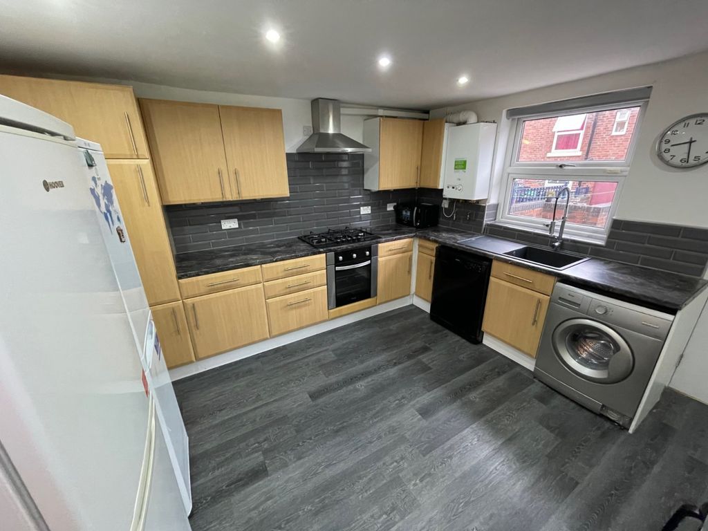 Property photo 1 of 10 Picture No. 05