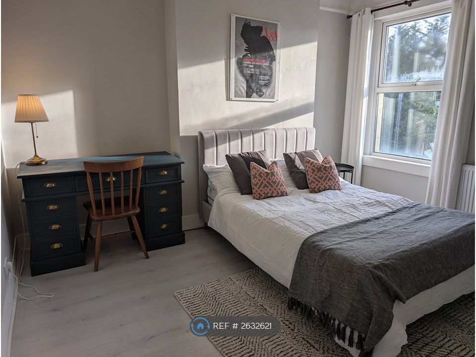 Property photo 2 of 12 Bedroom 3