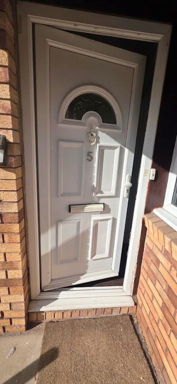 Property photo 2 of 18 Entrance