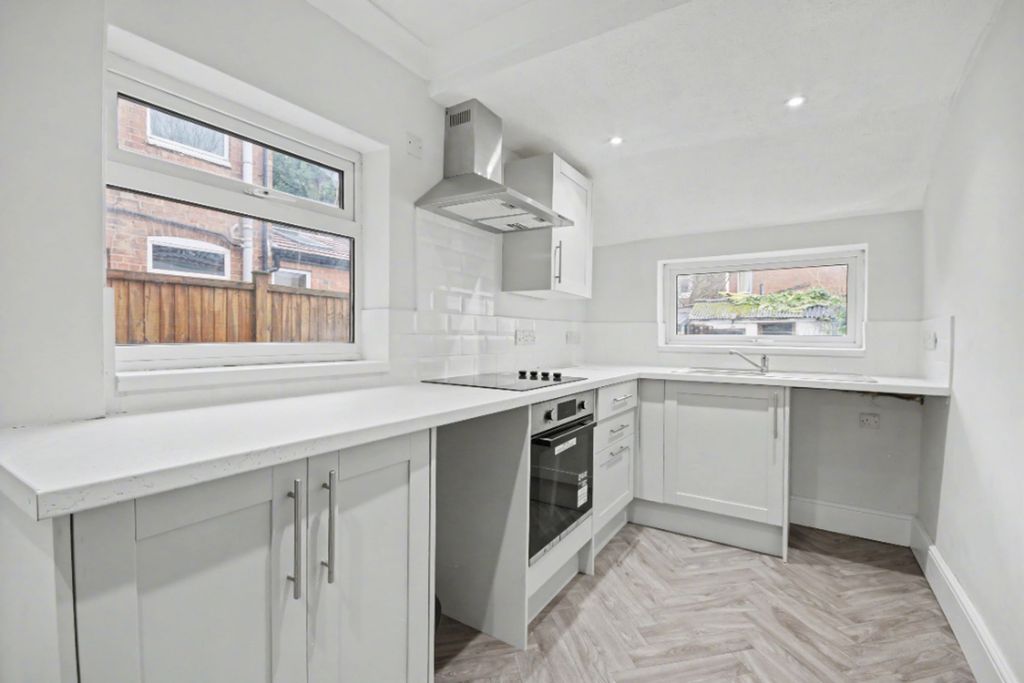 Property photo 2 of 10 Kitchen