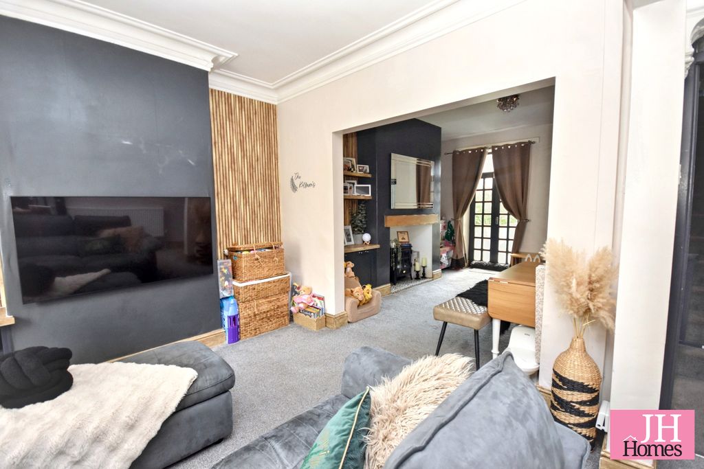 Property photo 3 of 8
