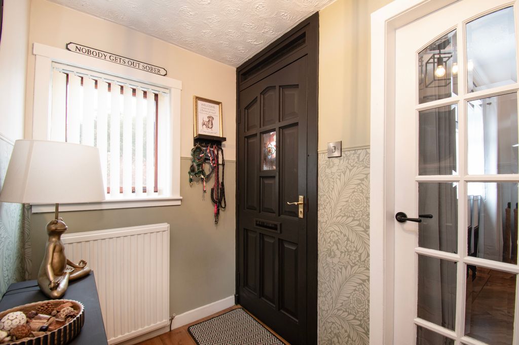 Property photo 3 of 28