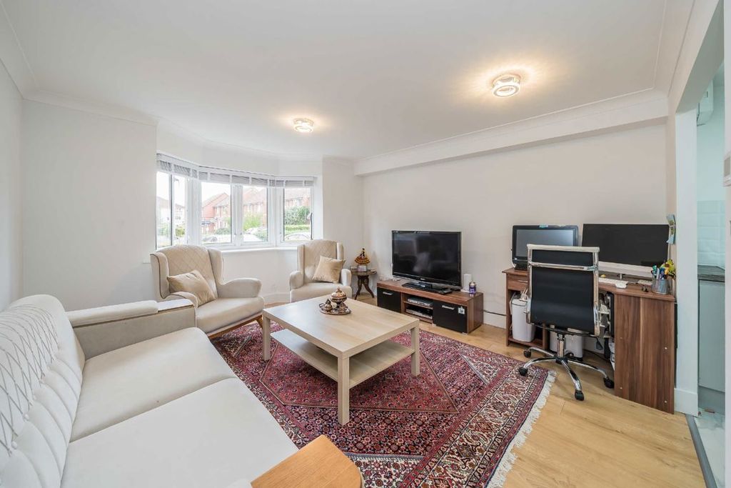Property photo 2 of 7