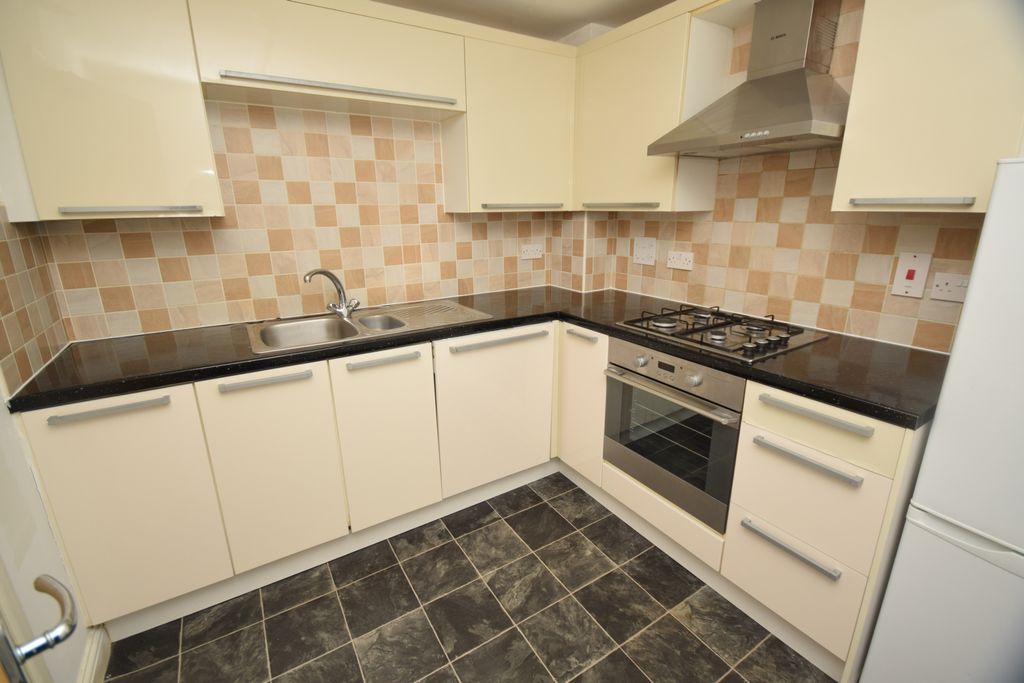 Property photo 2 of 7 Kitchen