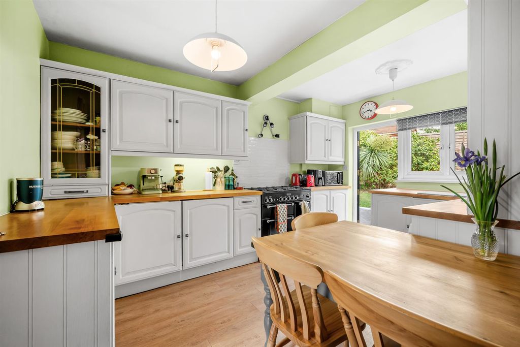Property photo 3 of 14 Kitchen/Diner