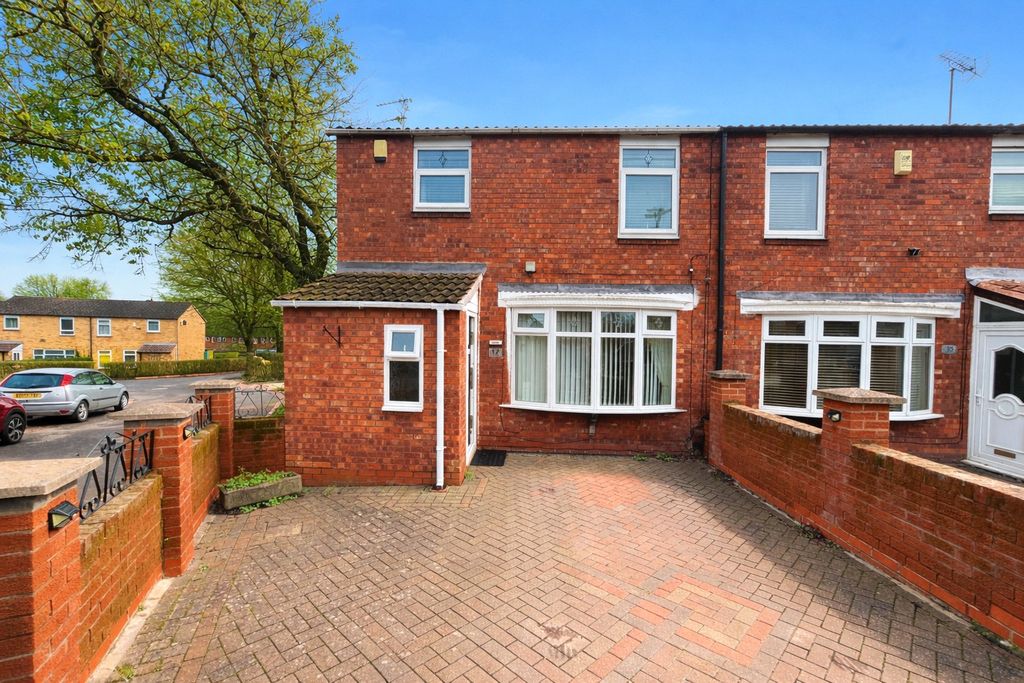 Property photo 2 of 18 Front