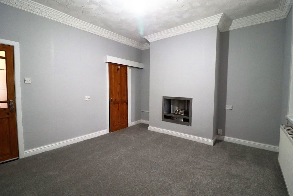 Property photo 3 of 11 Photograph 3