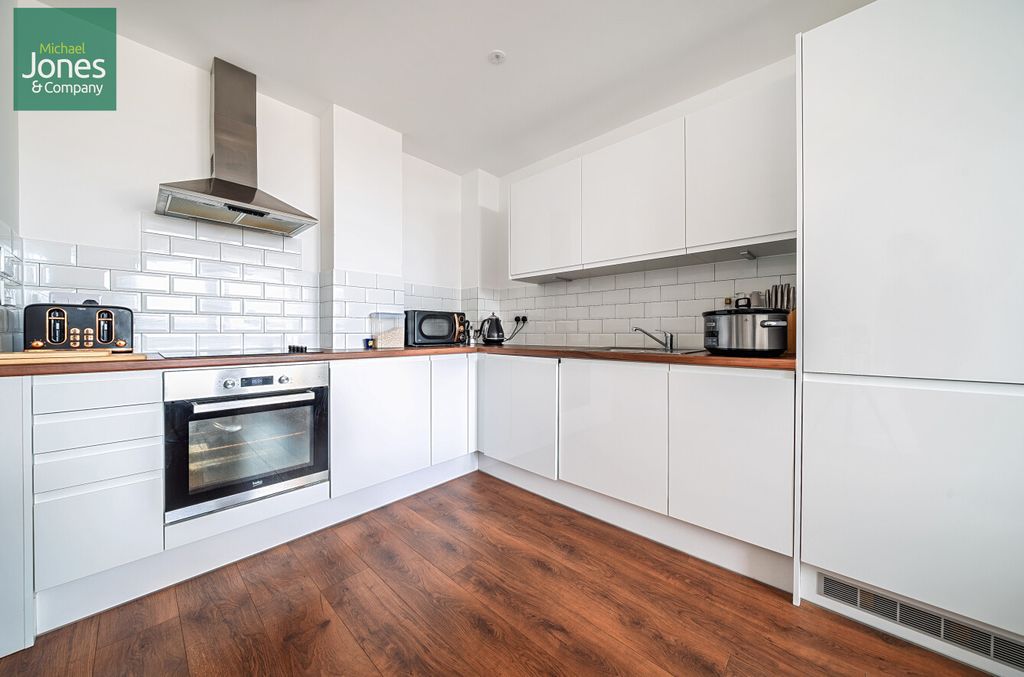 Property photo 3 of 6 Kitchen