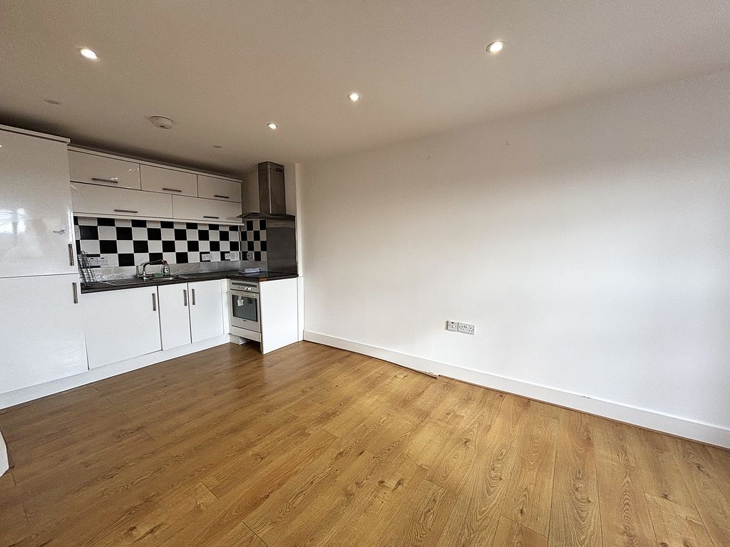 Property photo 2 of 6 Photo 3