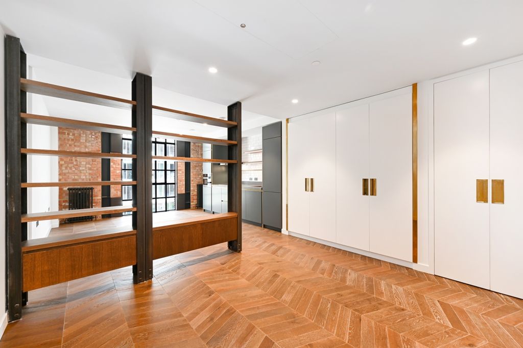 Property photo 1 of 11 Chestertons  Batt...