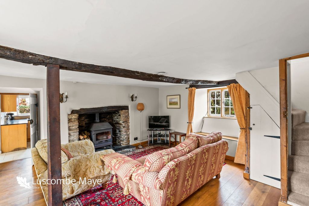 Property photo 2 of 17