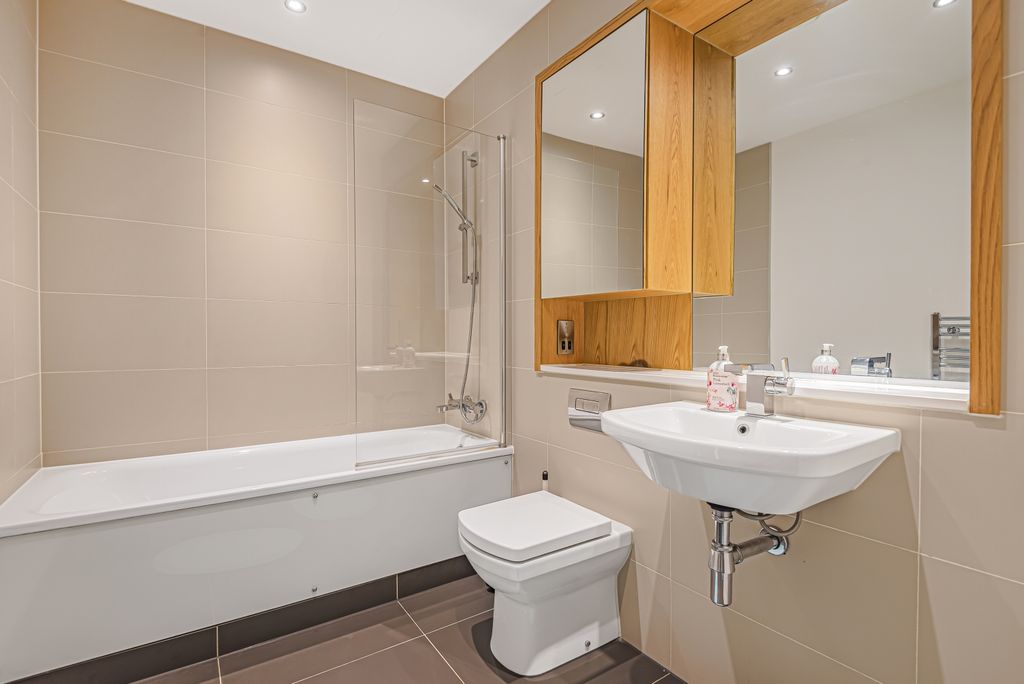 Property photo 3 of 16 584297  (9)