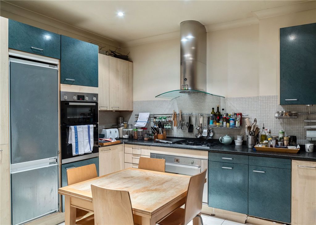 Property photo 3 of 8 Kitchen