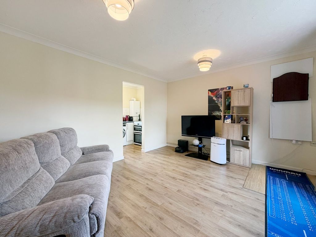 Property photo 3 of 12