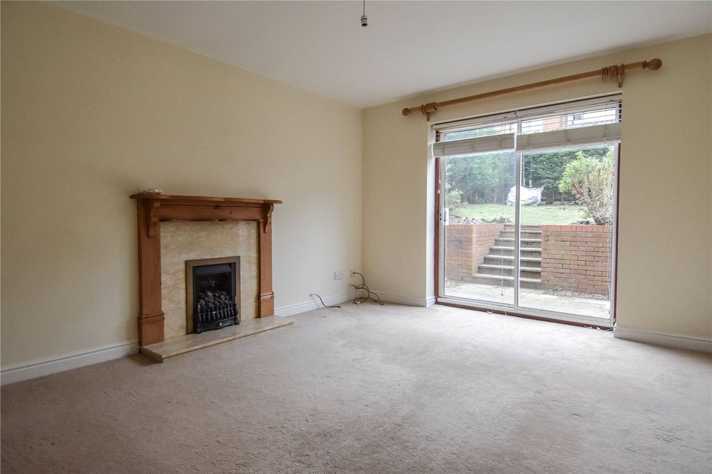 Property photo 2 of 12 Picture No. 18