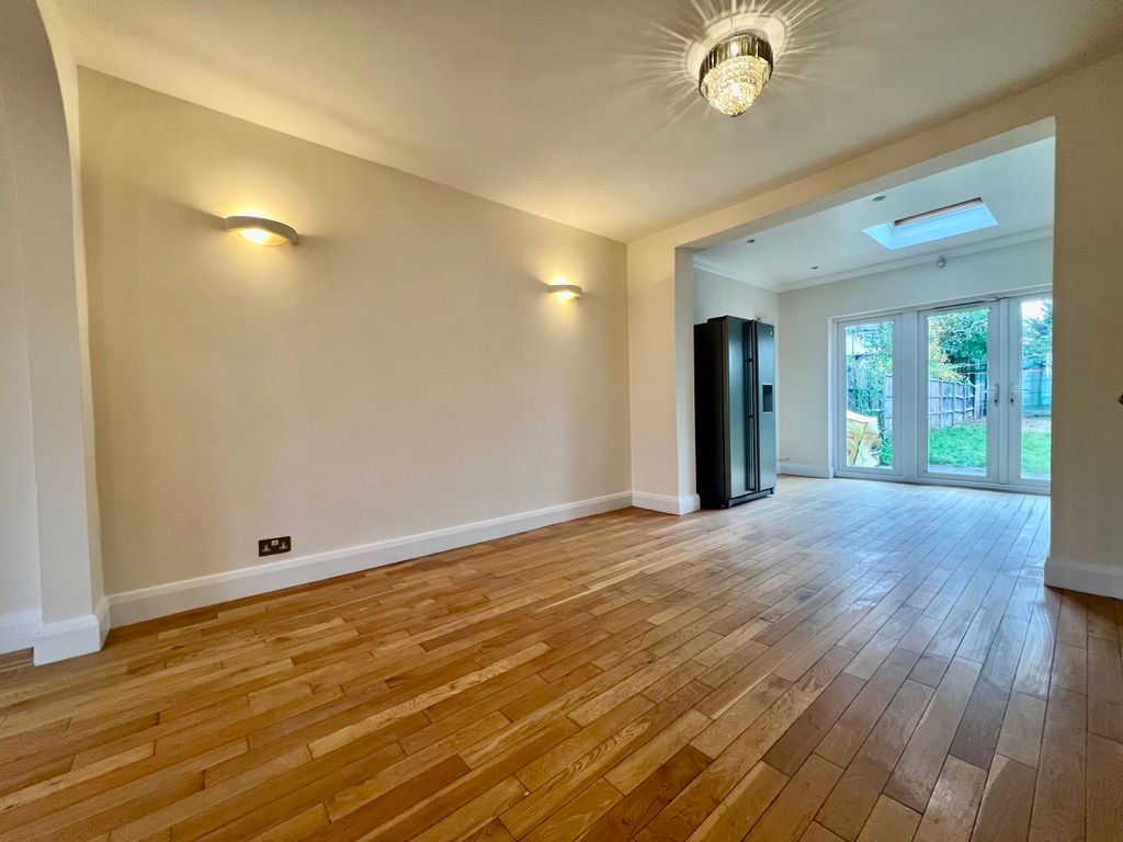 Property photo 3 of 15 Img_1097