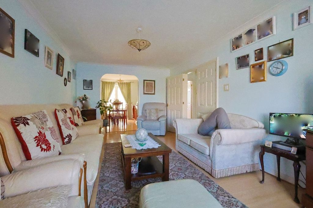 Property photo 2 of 37