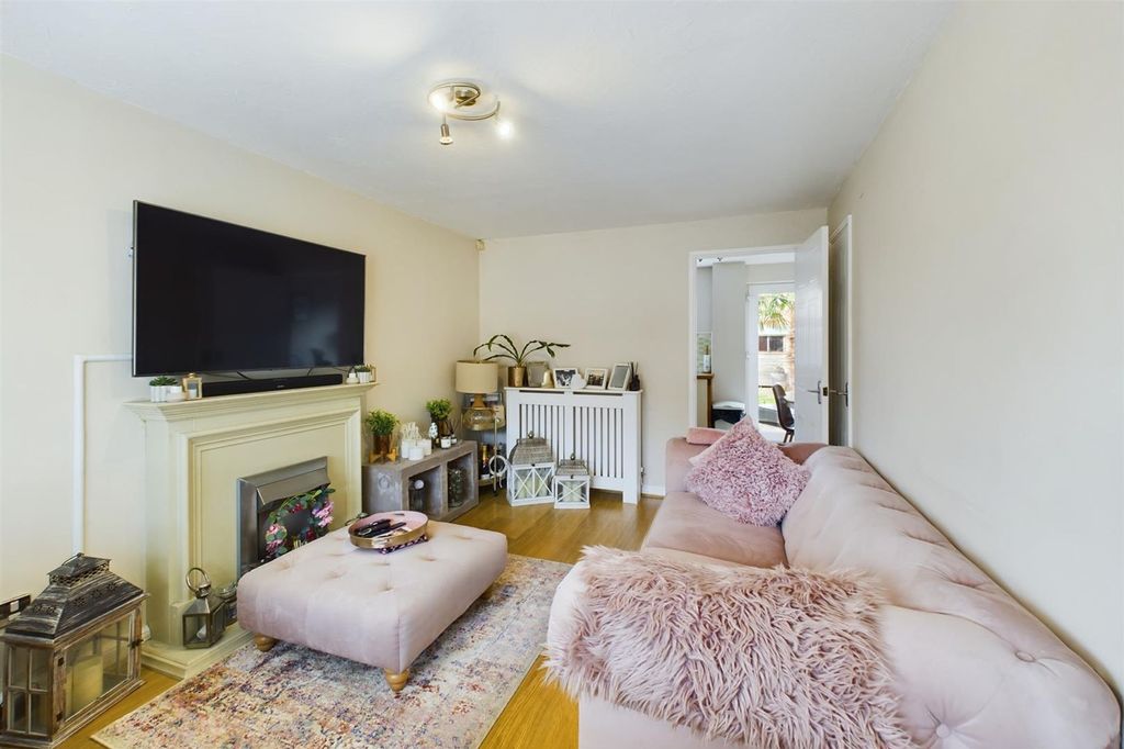 Property photo 3 of 8