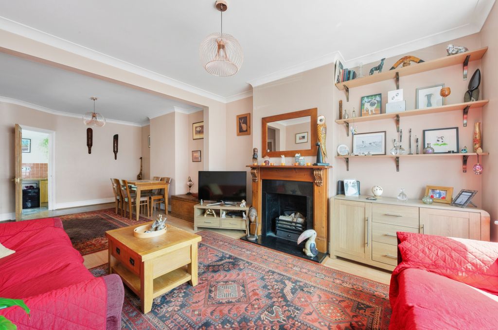 Property photo 3 of 16 Picture No. 02