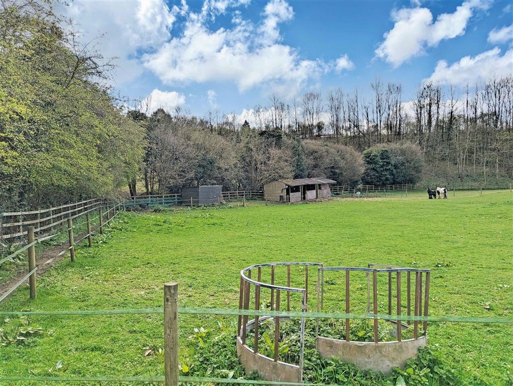 Property photo 1 of 4