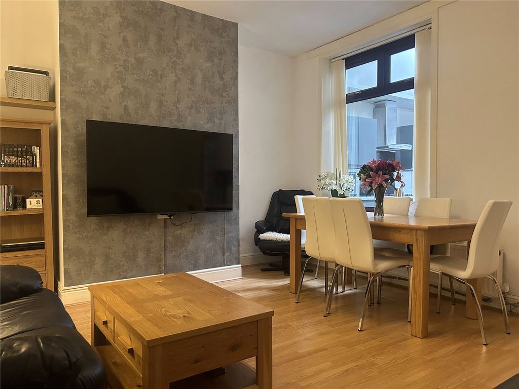 Property photo 3 of 22 Sitting Room