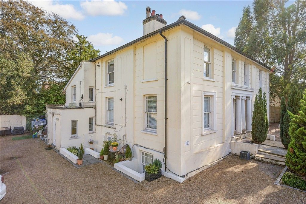 Property photo 1 of 17 External (Web)