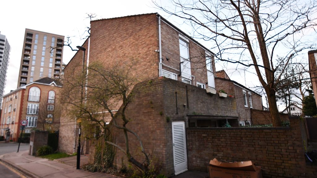 Property photo 1 of 11