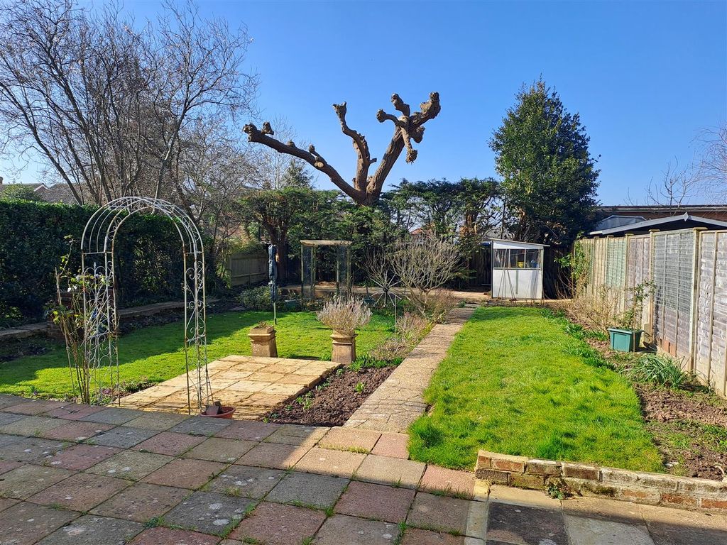 Property photo 2 of 15 West Facing Rear Garden