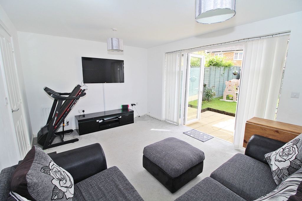 Property photo 3 of 13 4435015