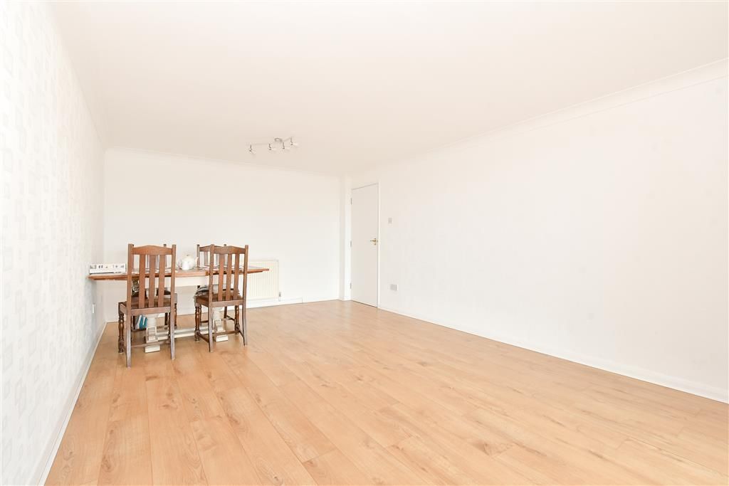 Property photo 1 of 8 Lounge/Dining Room