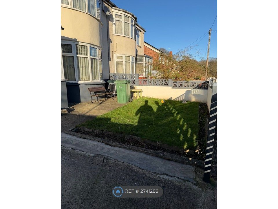 Property photo 3 of 35