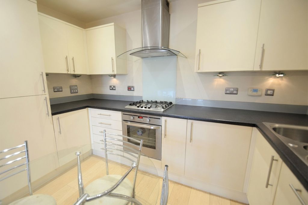Property photo 3 of 9 Lfohg