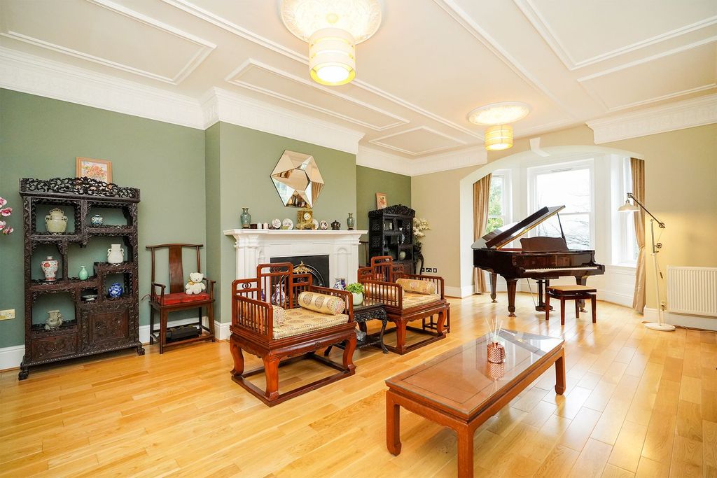 Property photo 2 of 20