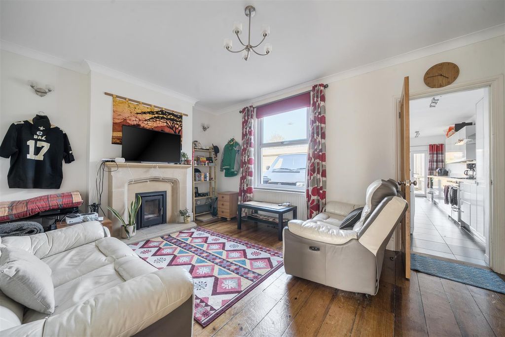 Property photo 2 of 21 Dining Room