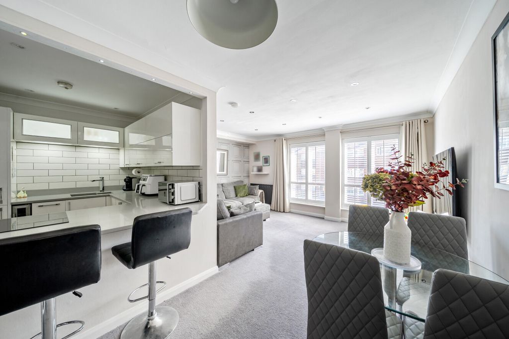 Property photo 2 of 17 1450152-16-69F1d4...